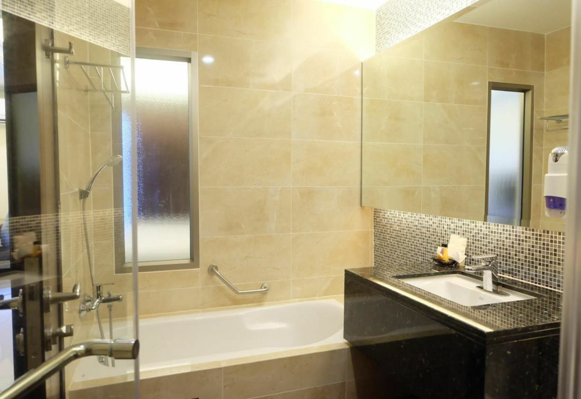 March Hotel Pattaya Εξωτερικό φωτογραφία